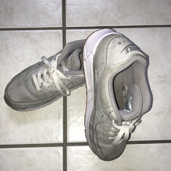 Air Max - Picture 2 of 5